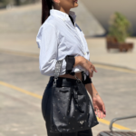 Bolso Bucket de Cuero Negro con Tachuelas – Estilo Urbano – IULIUS - Image 3