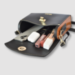 Bolso de Cuero con Solapa patron Cocodrilo  y Laterales de Madera – IULIUS - Image 5