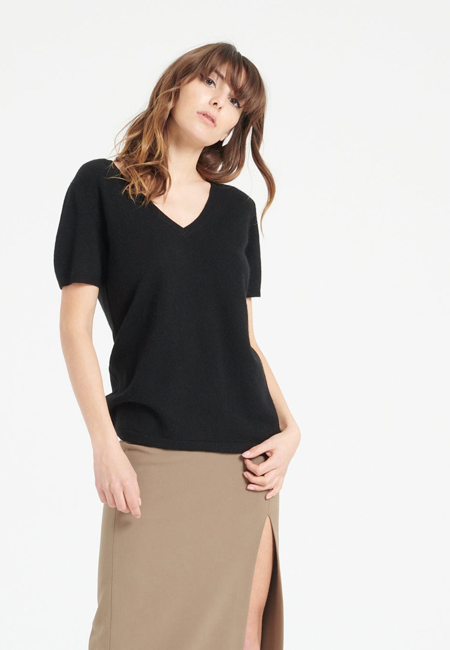 SC8-00240-1.jpg T-shirt col V femme en cachemire noir - LILLY 14 - Image 1