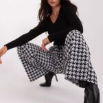 Women trousers model 193133 Lakerta