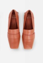 Louro Loafers in Caramel Calf Leather – 4cm Block Heel - Image 3