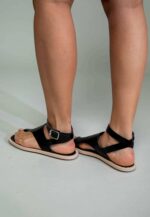 Paineira Black Leather Toe-Ring Flat - Image 3