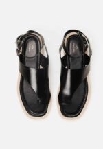 Paineira Black Leather Toe-Ring Flat - Image 5