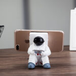 Astronaut Mobile Phone Stand Desktop Holder - Image 7