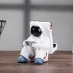 Astronaut Mobile Phone Stand Desktop Holder - Image 3